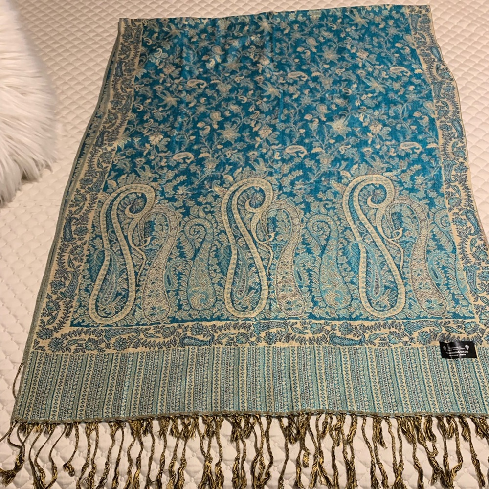 Pashmina Made in Italy,  Blue and Gold Patterned Scarf